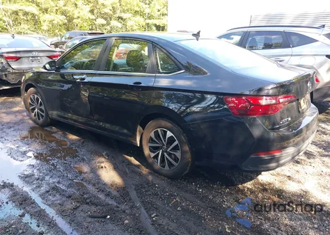 2024 Volkswagen Jetta 1.5T S z USA, uszkodzony, nr VIN 3VW5M7BU8RM093103